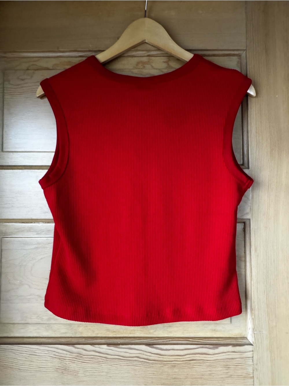 H&M Red Ribbed Sleeveless Button-Front Top - Picture 2 of 4
